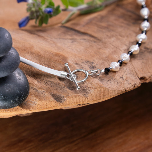 Balance Pearl Black Spinel Stone Necklace